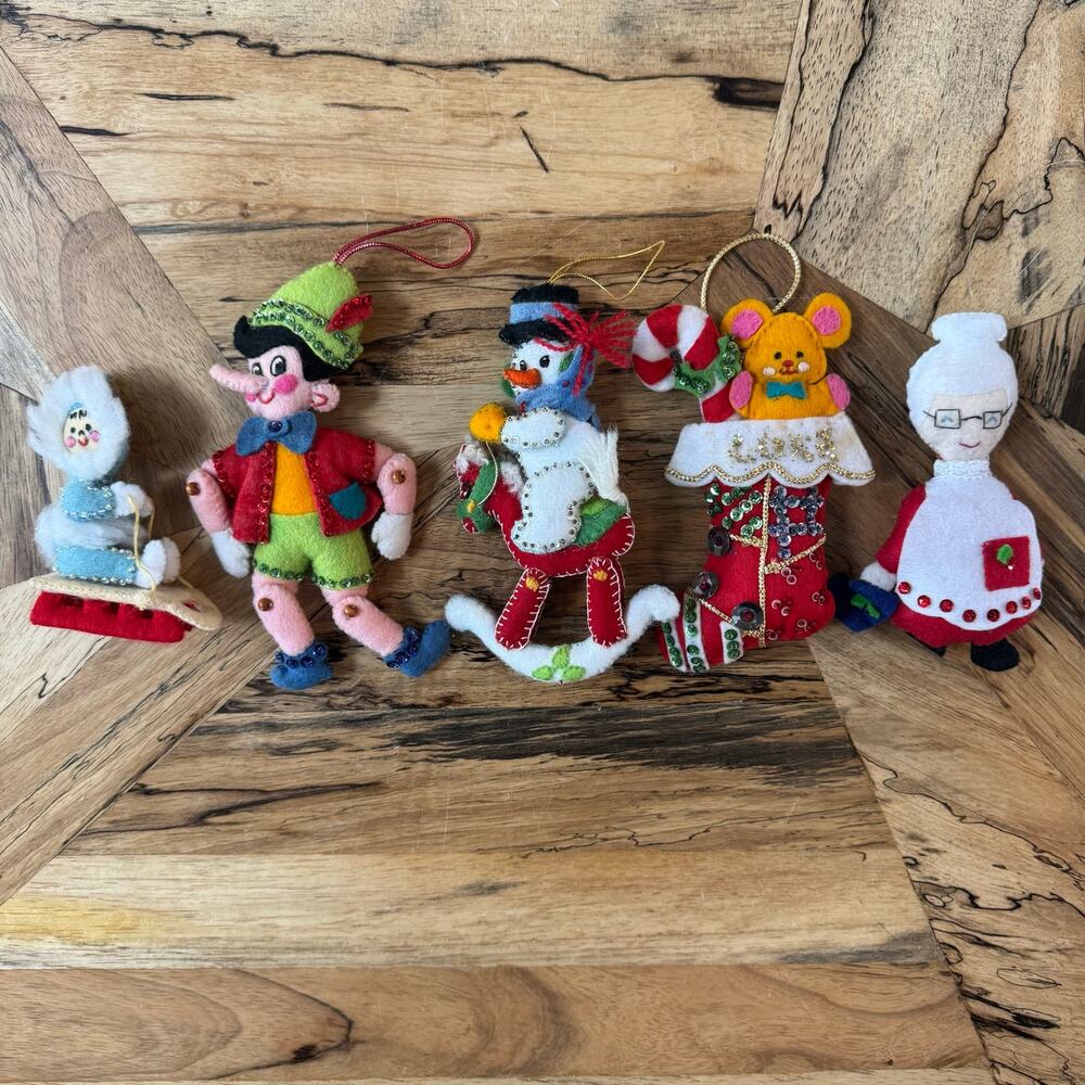 Vintage Bucilla Felt Sequined Christmas Ornaments Finished Lot of 5 Handmade